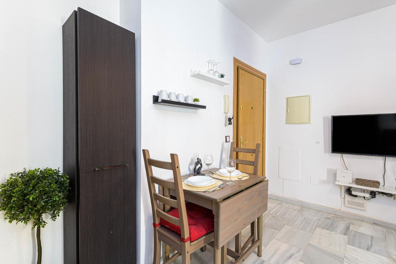 Wintowinrentals Coqueto Apartamento En El Centro De Málaga Exteriör bild
